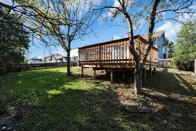 Building Photo - 5541 Mid Day Dr