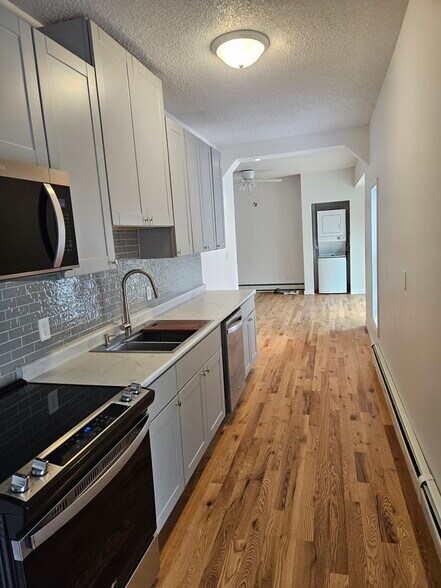 Building Photo - 5741 Maple St