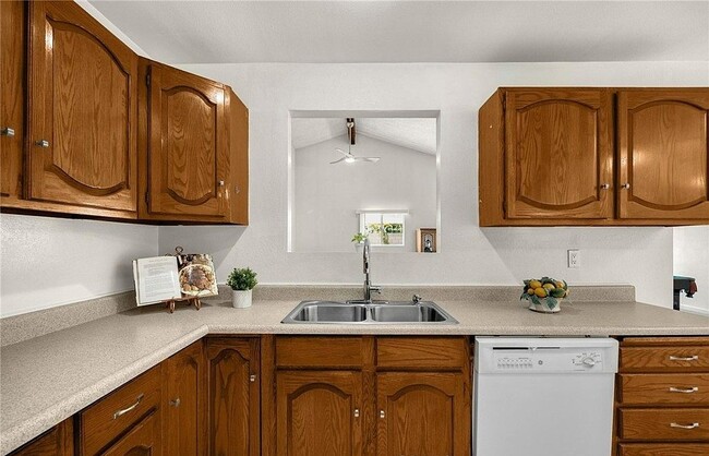 Building Photo - 14721 Riata St