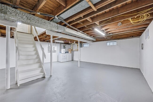 Building Photo - 22 S Haven Dr