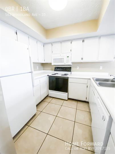 Building Photo - 562 Woodland Ave