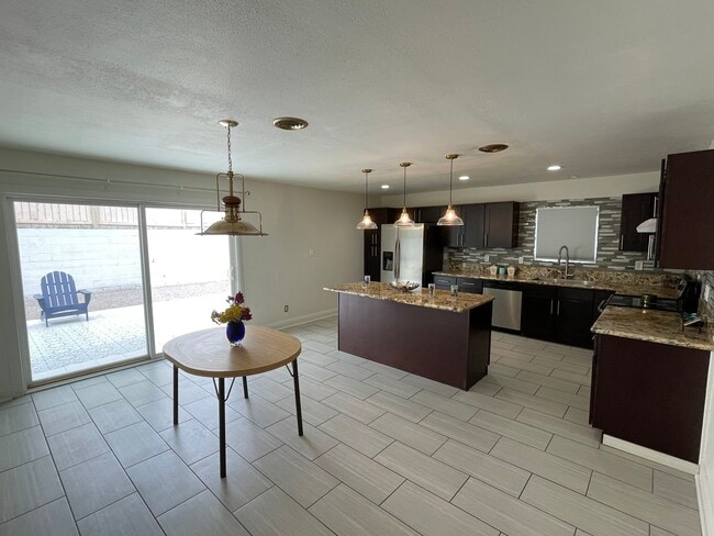 Building Photo - 1662 Sombrero Dr
