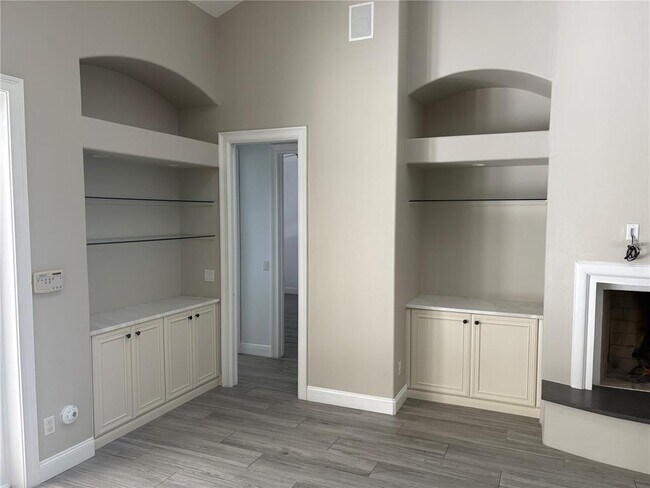 Building Photo - 3265 Hidden Lake Dr