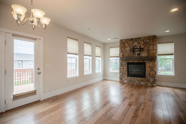 Building Photo - Charming 3-Bedroom Home in the Desirable Bucking Horse Neighborhood!