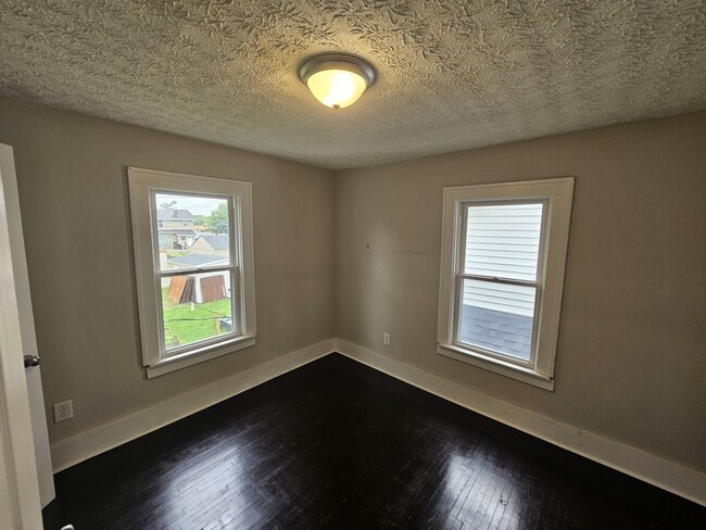 Building Photo - 241 Brehl Ave
