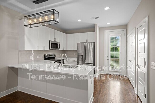 Building Photo - 215 Porter Village Cir