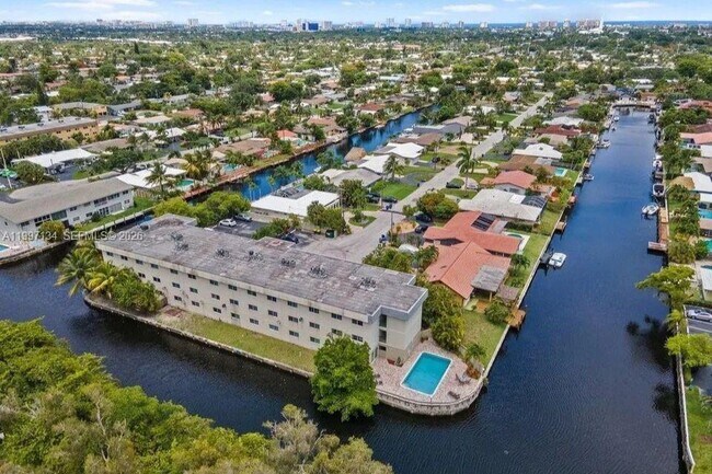 Building Photo - 1400 NE 54th St