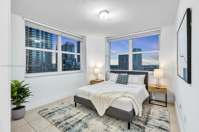 Building Photo - 31 SE 5th St