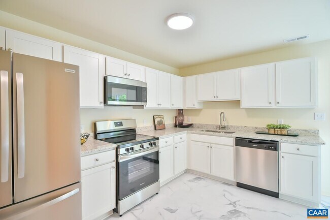 Building Photo - 144 Lake Saponi Dr