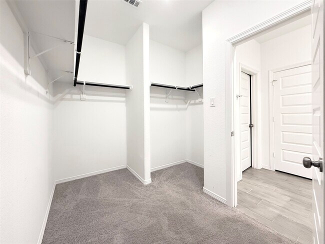 Building Photo - 9662 Caney Trails Rd