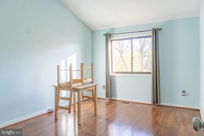 Building Photo - 9804 Hellingly Pl