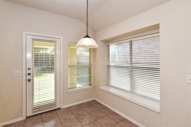 Building Photo - 2609 Swan Dr