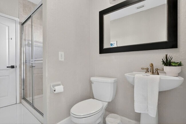 Building Photo - 5161 SW 159th Ct