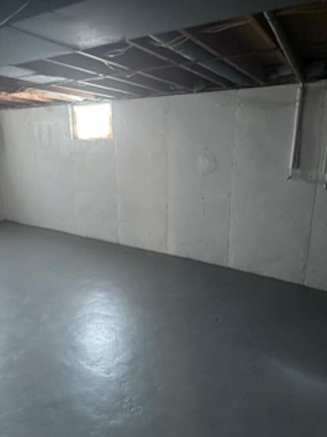 Building Photo - Welcome Home! Beautiful 4 Bedroom 2 Bath Home in Kansas City, MO