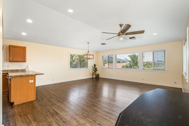 Building Photo - Waikapu Gardens 4 Bed/3 Bath, Beautiful Ho...