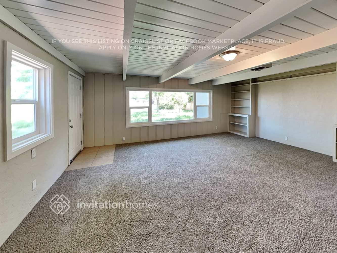 Building Photo - 2305 Carlsbad Ave