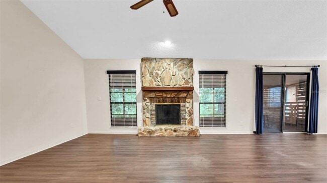 Building Photo - 6725 Islander Ln