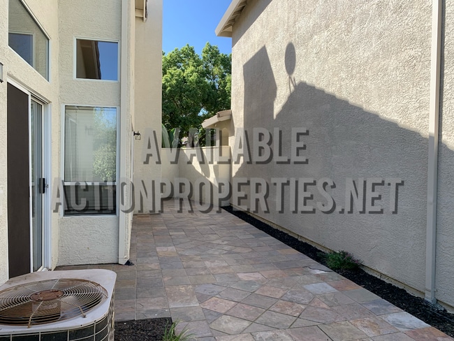 Building Photo - East Roseville Single Story, Gated Front C...