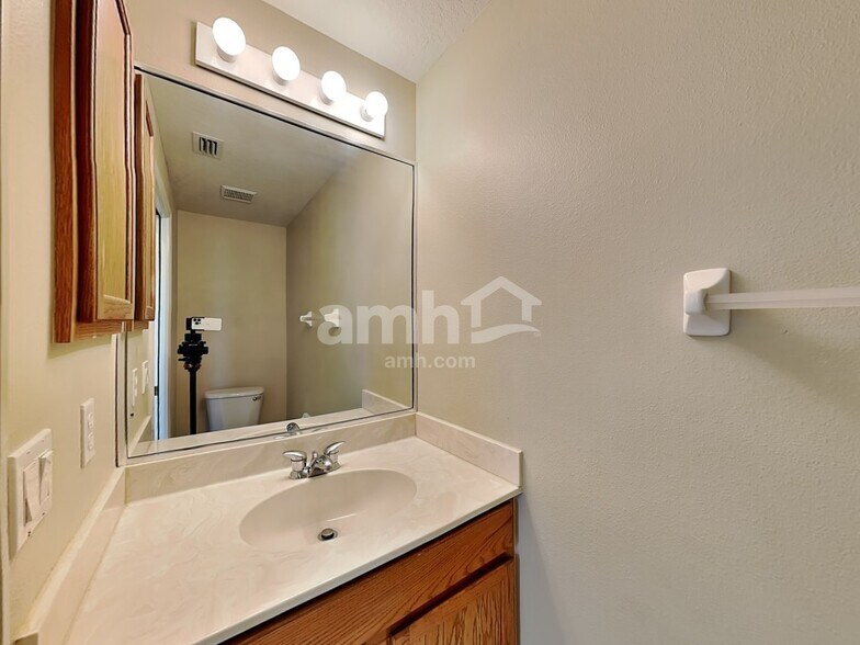 Building Photo - 8809 Founders Cir