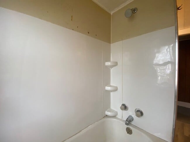 Building Photo - 1606/1608 W High St.