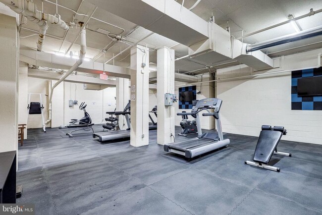 Building Photo - 3713 S George Mason Dr