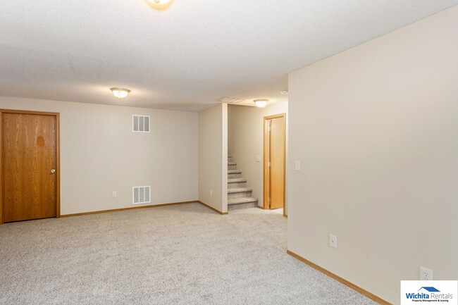 Building Photo - 3 bedroom 2 bath  - NE Wichita ***$200 Off...