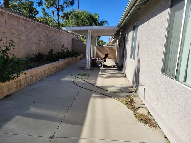 Building Photo - Lovely 4 Bedroom 2.5 Bathroom In Eastvale - Call Today