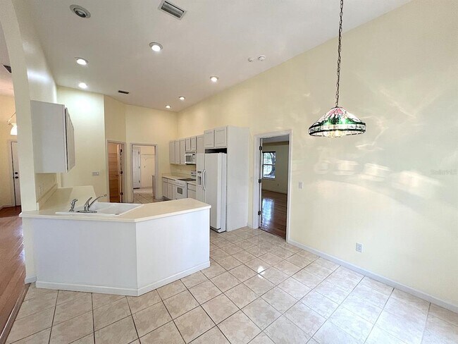 Building Photo - 87 Rose Dr