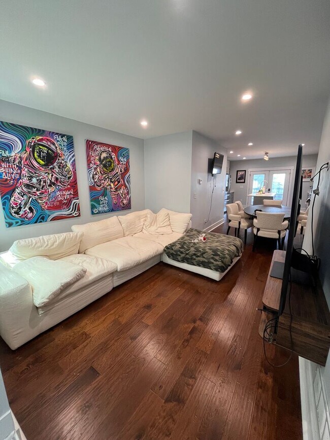 Building Photo - Lawrenceville 3 Bed, 2.5 Bath House with Parking for Lease July 1!