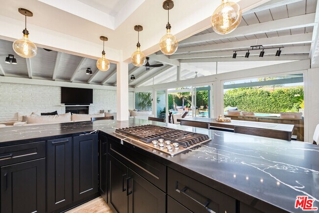 Building Photo - 22428 Victory Blvd