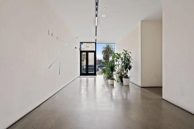 Building Photo - 241 10th St