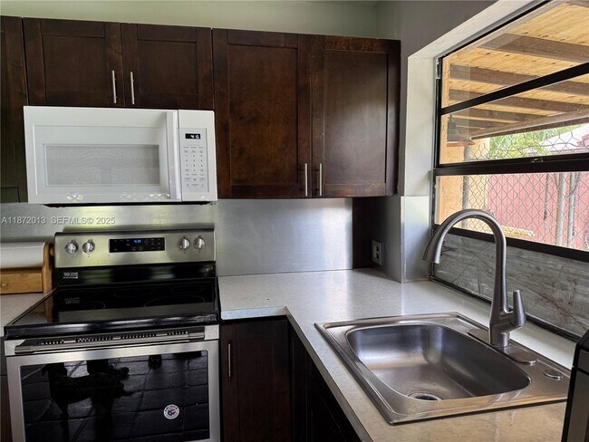 Building Photo - 11754 SW 133rd Ct