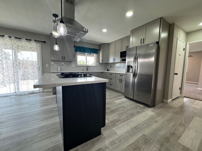 Building Photo - Apple Valley Home in Sitting Bull District