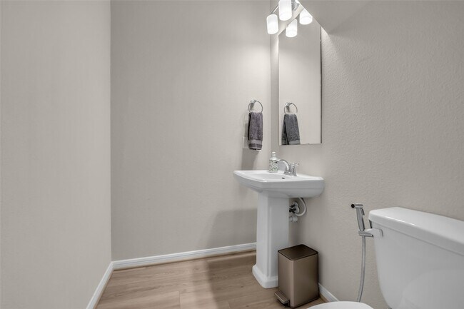 Building Photo - 32117 Magnolia River Trl