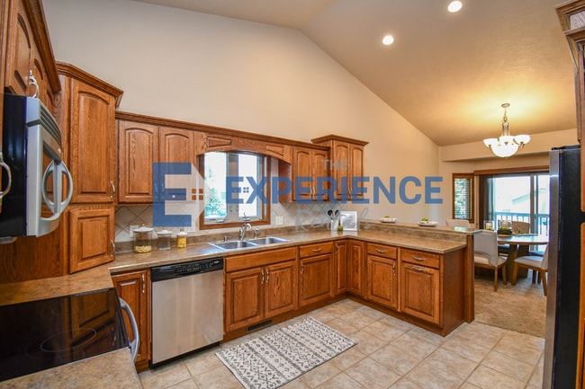 Building Photo - 3908 W 89th St