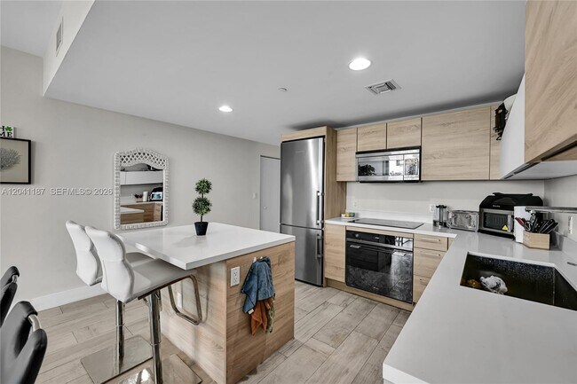 Building Photo - 16385 Biscayne Blvd