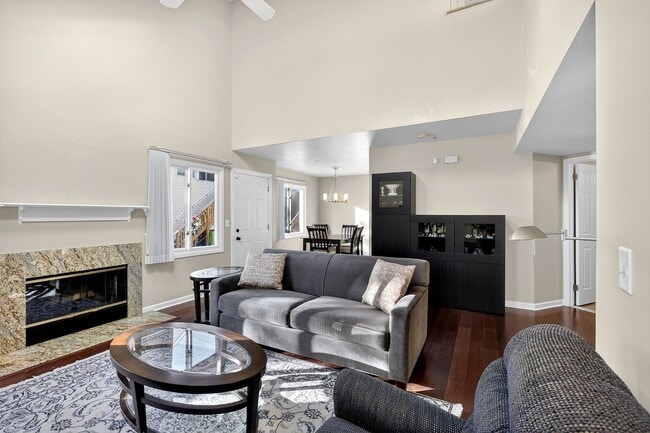 Building Photo - Creekside 1st floor unit Showing Saturday 2/7 10am-10:15am