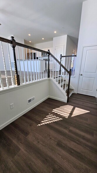 Building Photo - 63 N Conifer Dr