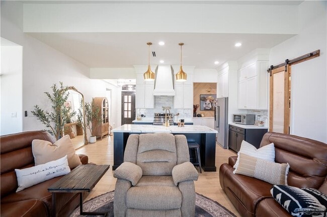 Building Photo - 30 Windsor St