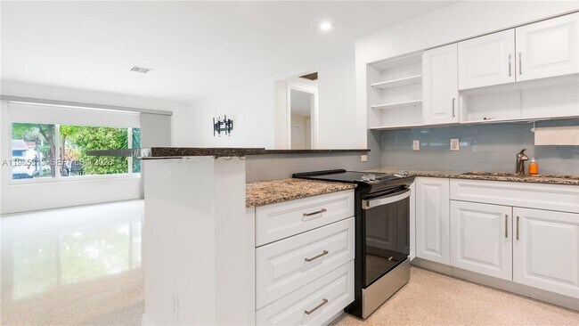 Building Photo - 4512 Sea Grape Dr