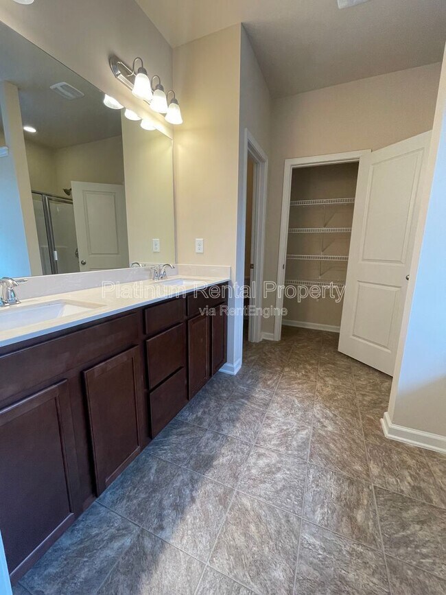 Building Photo - 5755 Rialto Way