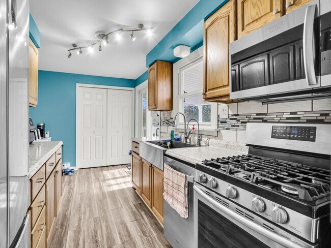 Building Photo - COMING SOON....