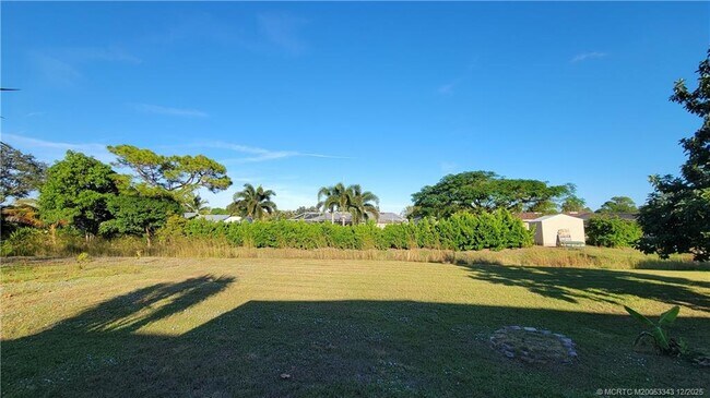 Building Photo - 2149 SE Dolphin Rd