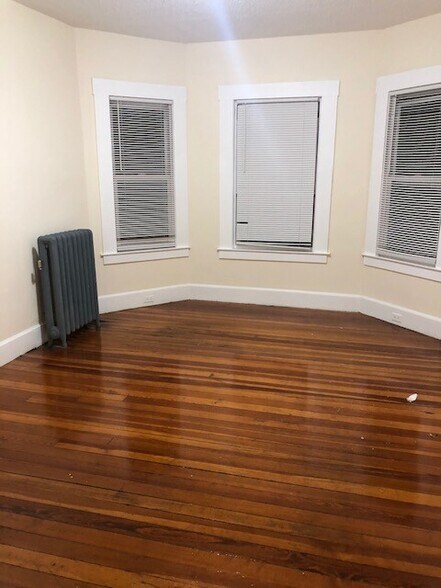 Building Photo - 17 Upland Rd