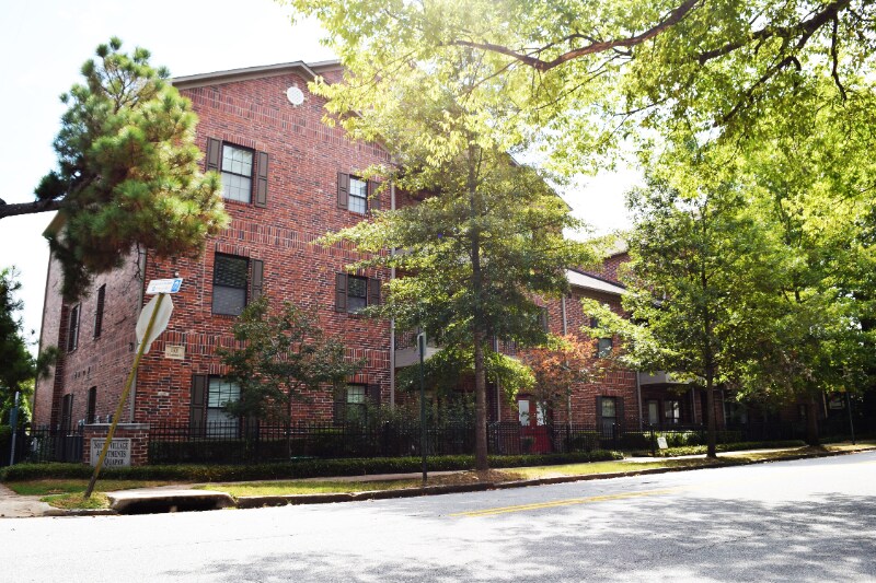 Building Photo - 1301 S Louisiana St
