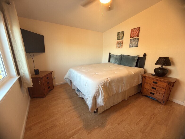 Queen Room with TV and View - 2844 Marina View Dr