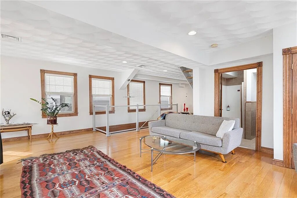 Building Photo - 18 Piedmont St