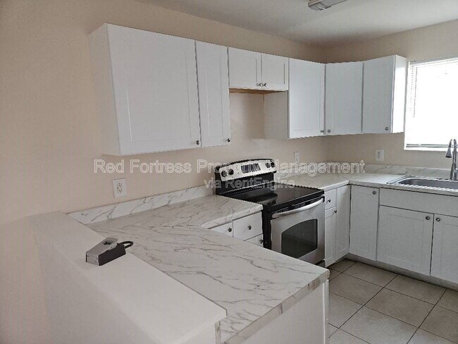 Building Photo - 17306 Whitewater Ct
