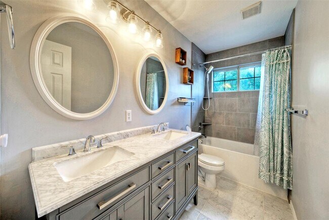 Building Photo - 3002 Barton Point Cir