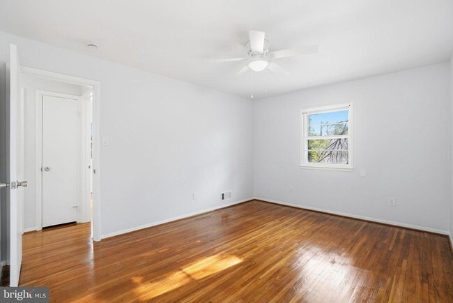 Building Photo - 6427 Pima St